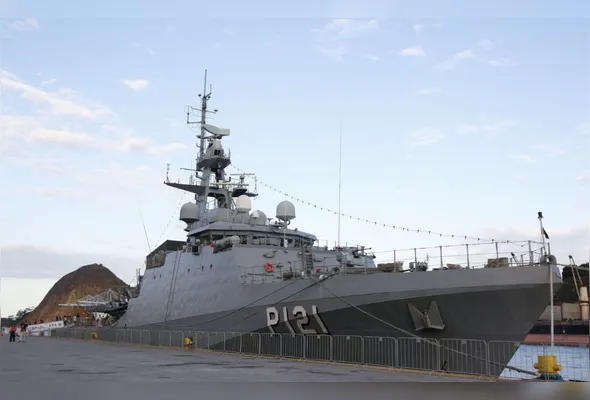 Imagem ilustrativa da imagem Fila e encanto em visita a navio no último dia de férias