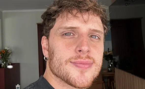 Imagem ilustrativa da imagem 'Não estudei para ser um ator gay, sou ator', diz Diego Martins, agora também canto