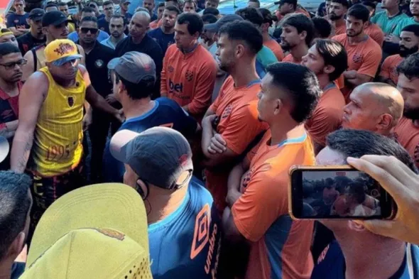 Imagem ilustrativa da imagem Torcida Jovem invade CT do Sport e cobra em tom de ameaça elenco leonino