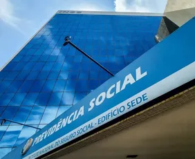 Imagem ilustrativa da imagem INSS tem quase metade dos servidores em trabalho remoto; governo quer rever modelo
