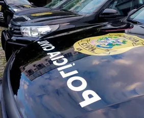 Imagem ilustrativa da imagem Soldado da PM é preso após ameaçar companheira e quebrar móveis de casa no ES