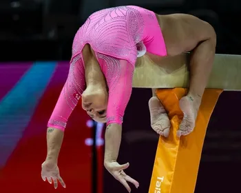 Imagem ilustrativa da imagem Flávia Saraiva vai bem na trave, mas termina em 4º no Mundial de Ginástica