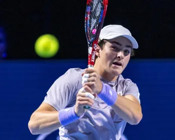 Imagem ilustrativa da imagem João Fonseca vence espanhol e atinge maior final da carreira no ATP 500 da Basileia