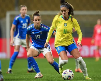 Imagem ilustrativa da imagem Seleção feminina desencanta e amplia freguesia sobre a Itália