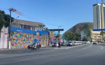 Imagem ilustrativa da imagem Avenida Vitória é liberada após interdição causada por tombamento de carreta