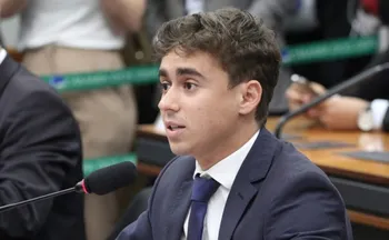 Imagem ilustrativa da imagem Estudante preso no ES por ameaçar Nikolas Ferreira de morte assina termo e é solto