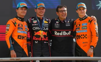 Imagem ilustrativa da imagem F-1 ruma ao Brasil com Mundial de Pilotos e Construtores 'pegando fogo'