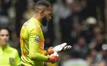 Imagem ilustrativa da imagem Goleiro Éverson diz que filha de 13 anos foi alvo de assédio sexual na Arena MRV