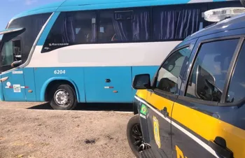 Imagem ilustrativa da imagem Idoso é detido por importunação sexual dentro de ônibus na BR-232, em Sertânia