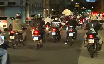 Imagem ilustrativa da imagem Motociclistas protestam por morte de motoboy na Segunda Ponte