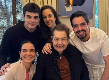 Imagem ilustrativa da imagem João Silva posta momento de Faustão em família