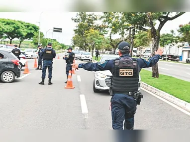 Padre Evaldo Ferreira, da paróquia Nossa Senhora das Graças, celebrou missa no Pico da Bandeira