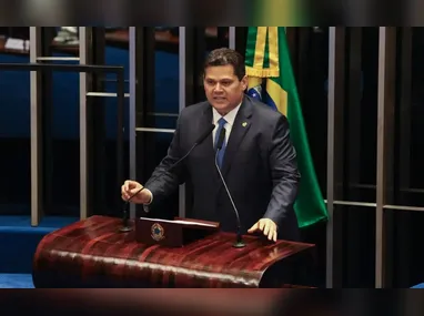 Advogado Matheus Milanez faz sustentação oral no segundo dia de julgamento