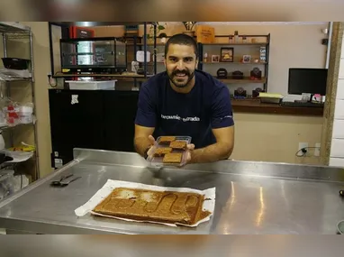 Imagem ilustrativa da imagem Aprenda a fazer um Brownie de chocolate com apenas cinco ingredientes