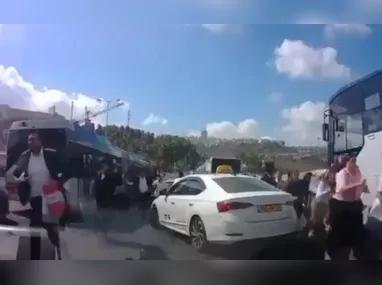 Imagem ilustrativa da imagem Ataque a tiros em Jerusalém deixa mortos e feridos