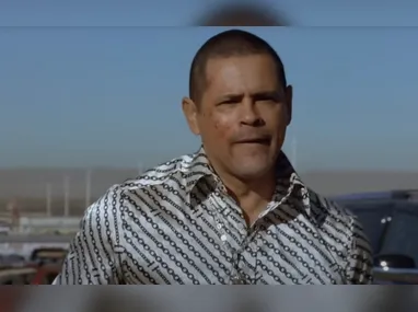 Imagem ilustrativa da imagem Ator de 'Breaking Bad' agride filha do vizinho com mangueira e é preso