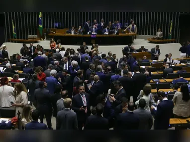 Plenário da Câmara durante  a votação que deu a vitória ao governo: promessa de campanha do Presidente