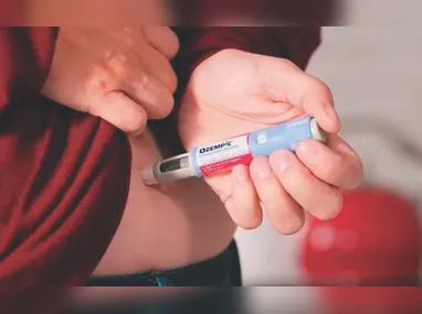 Jovem grávida: fertilização