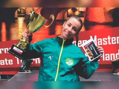 Neymara ajuda criança no aulão