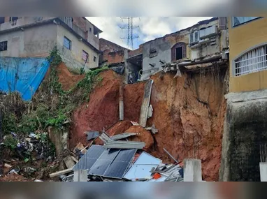 Imagem ilustrativa da imagem Casa desaba e outras três são interditadas em Cariacica