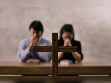 Yuri Lima e Iza terminaram o casamento e surgiram na internet rumores de que o ex-jogador do Mirassol poderia pedir pensão para a cantora, com quem teve uma filha no início deste ano