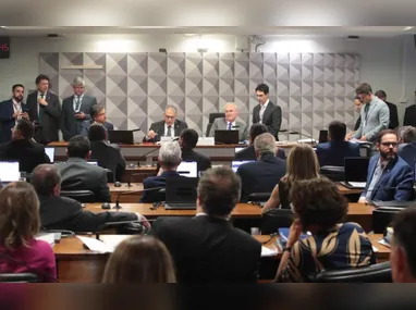 Imagem ilustrativa da imagem Comissão aprova MP de aumento de impostos por apenas um voto de diferença