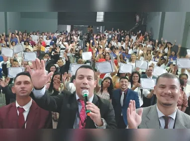 Pastor Billy Wilkerson ministra na abertura das celebrações de 18 anos da Assembleia de Deus da Praia da Costa, em Vila Velha.
