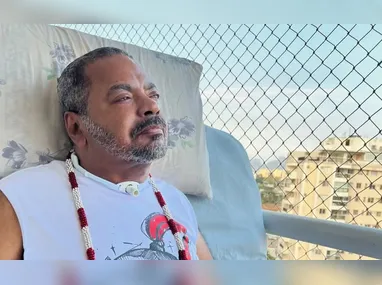 Imagem ilustrativa da imagem Corpo de Arlindo Cruz é sepultado no Rio por amigos e personalidades do samba