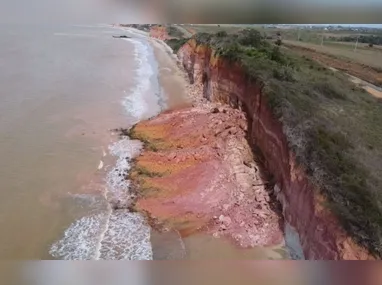 Falésias na Praia dos Cações, em Marataízes: interdição