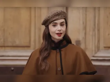 Imagem ilustrativa da imagem Diretor assistente de 'Emily em Paris' morre aos 47 anos durante gravações da série