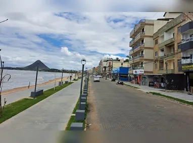 Aldary é cumprimentado por Samuel Meira Brasil Jr. ao assumir o cargo