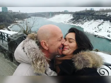 Imagem ilustrativa da imagem Entenda por que Bruce Willis vive separado da família após diagnóstico