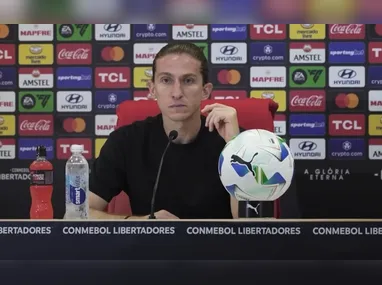 Tatiana Weston-Webb está de 17 semanas e já competiu em Saquarema esperando a futura herdeira
