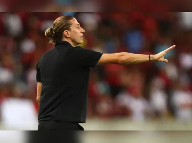 Vasco abriu o placar aos 11 minutos de jogo com um golaço de Philippe Coutinho, mas não ficou muito tempo com a vantagem no marcador