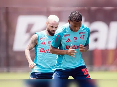 O jogador Bruno Fuchs, do Palmeiras, comemora seu gol contra a equipe do Red Bull Bragantino, durante partida válida pela vigésima oitava rodada do Campeonato Brasileiro