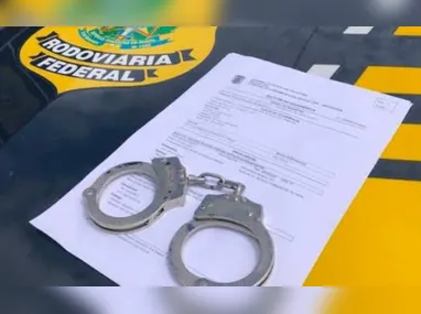 Batida envolveu dois carros de passeio