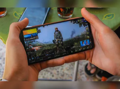 Imagem ilustrativa da imagem Golpistas usam jogos online para extorquir meninos para não divulgar fotos íntimas