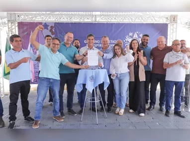 Ceturb informou que, após todos os passageiros desembarcarem no terminal, o motorista visualizou uma pessoa deitada na parte de trás do ônibus