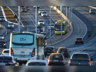 Imagem ilustrativa da imagem Governo federal recebe sugestões para levar internet a rodovias