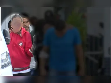 Casal foi apreendido portando arma e muncições