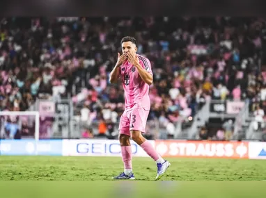 Zagueiro sofreu uma ruptura do ligamento cruzado anterior do joelho esquerdo em agosto de 2023 e passou 232 dias parado
