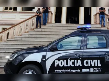 Moraes pede a Zanin data para julgamento de Bolsonaro por trama golpista