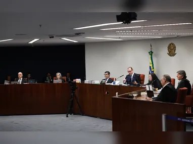 Bolsonaro  está em prisão domiciliar