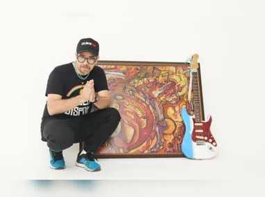 Fernando Anitelli  em versão intimista  do Teatro Mágico