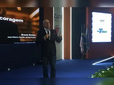 Imagem ilustrativa da imagem Leandro Karnal: "Quem tem negócio não tem time"
