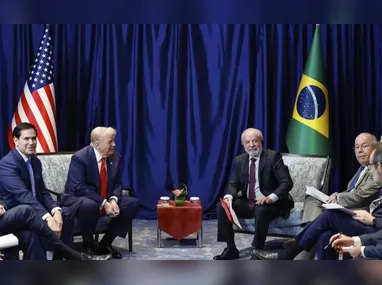 O presidente dos Estados Unidos, Donald Trump, se reúne com o presidente do Brasil, Luiz Inácio Lula da Silva