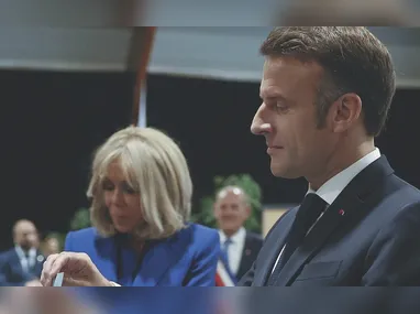 Emmanuel Macron, e sua esposa, Brigitte Macron