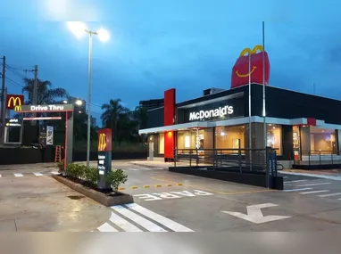 Imagem ilustrativa da imagem Mais de 100 vagas abertas em McDonald's do ES. Veja como se inscrever