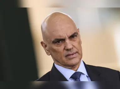 Aldary é cumprimentado por Samuel Meira Brasil Jr. ao assumir o cargo