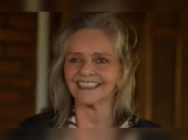 Angela Ro Ro e Maria Bethânia em estúdio durante gravação da canção "Fogueira"